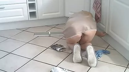 Bercinta slutty gadis jatuh cinta bokef malaisia padanya setengah suster