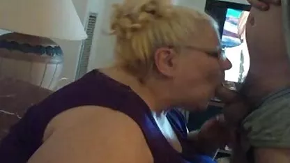 Dia berbaring di tempat tidur, situs bokep malaysia dan P10 kamera teman murahan